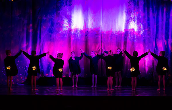 ILAYA-27-Gluehwuermchen