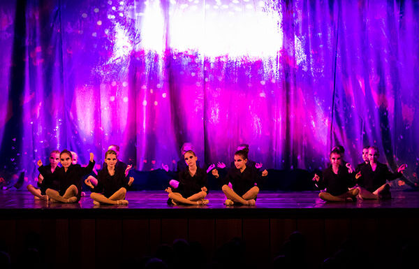 ILAYA-29-Gluehwuermchen